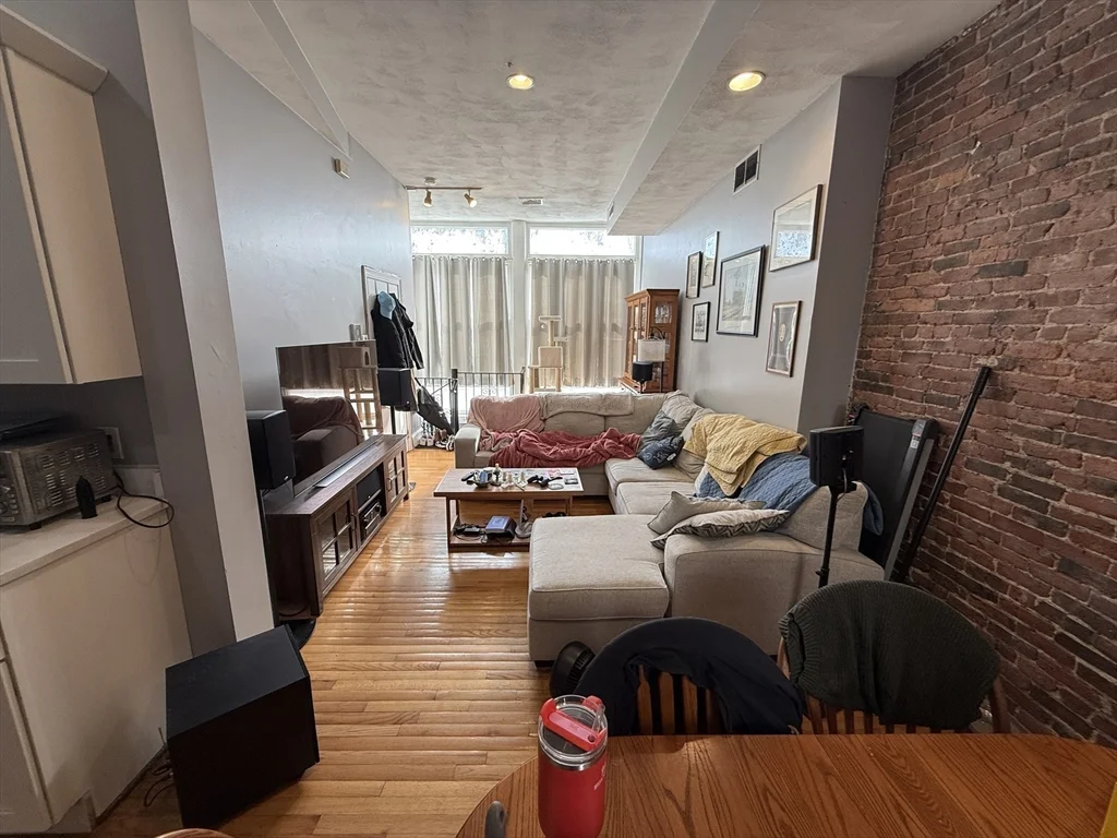 146 W Fourth St, South Boston