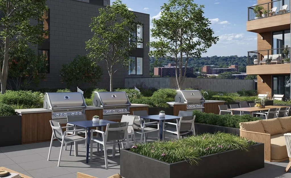 1515 Commonwealth Ave, Brighton