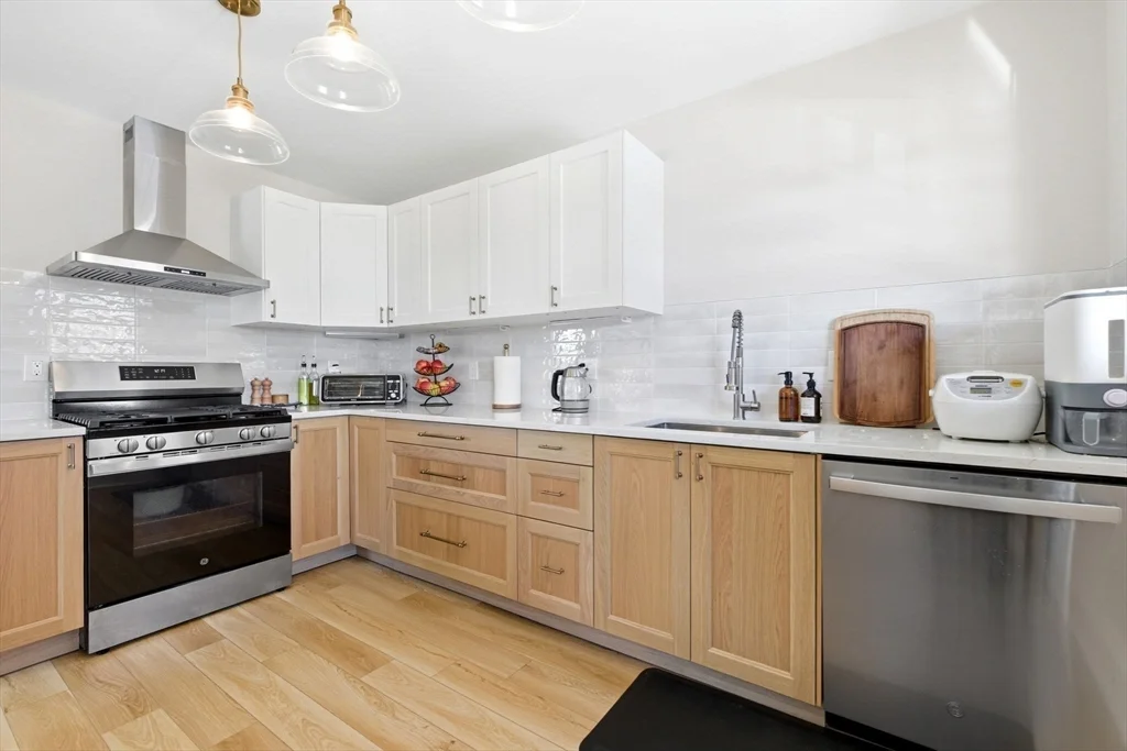 23 Matchett, Oak Square