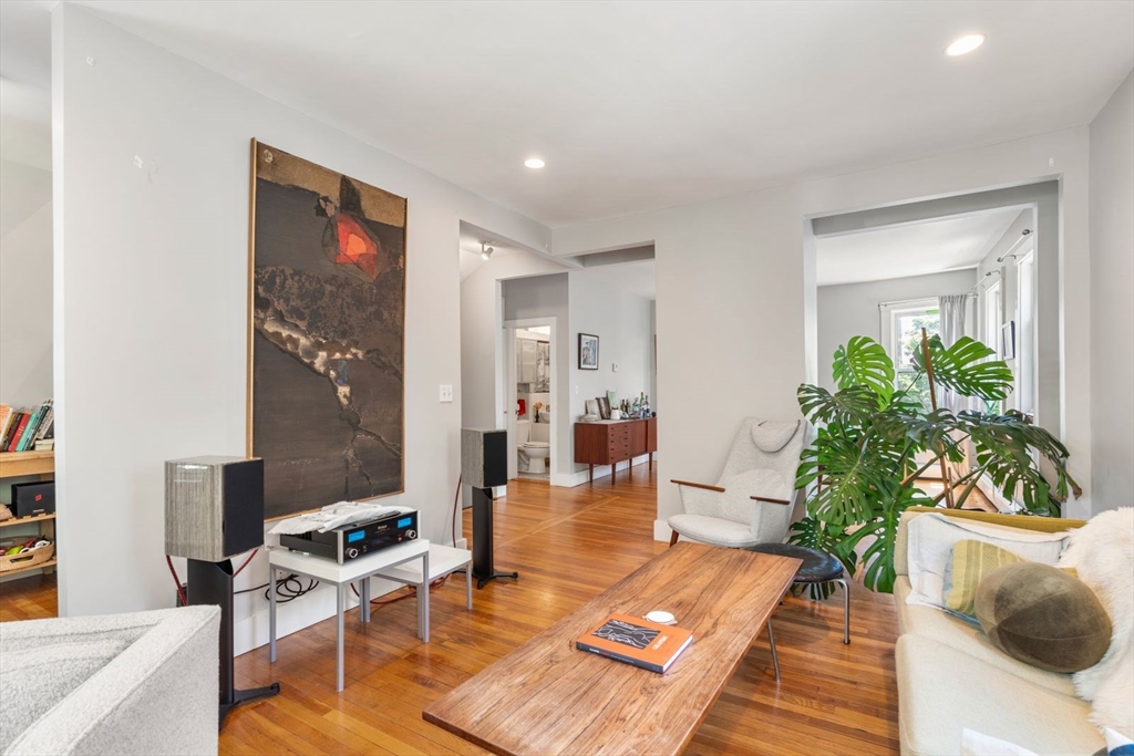 20 Glenwood Ave, Cambridgeport