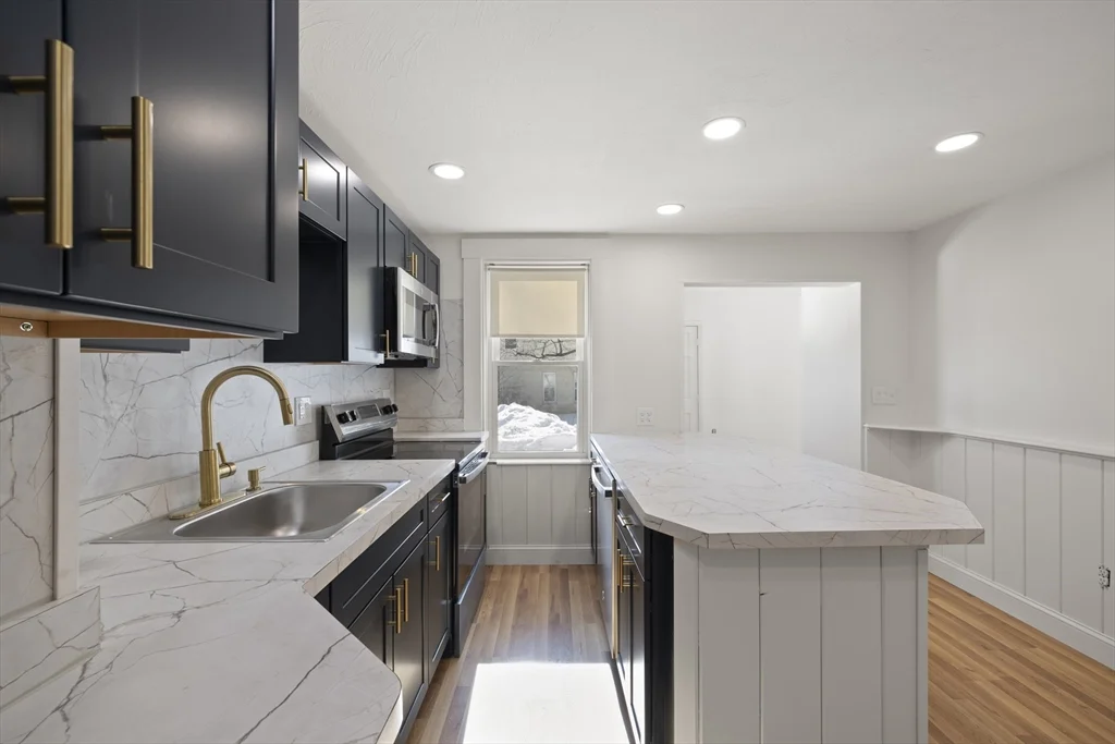 122 Union St, Rockland