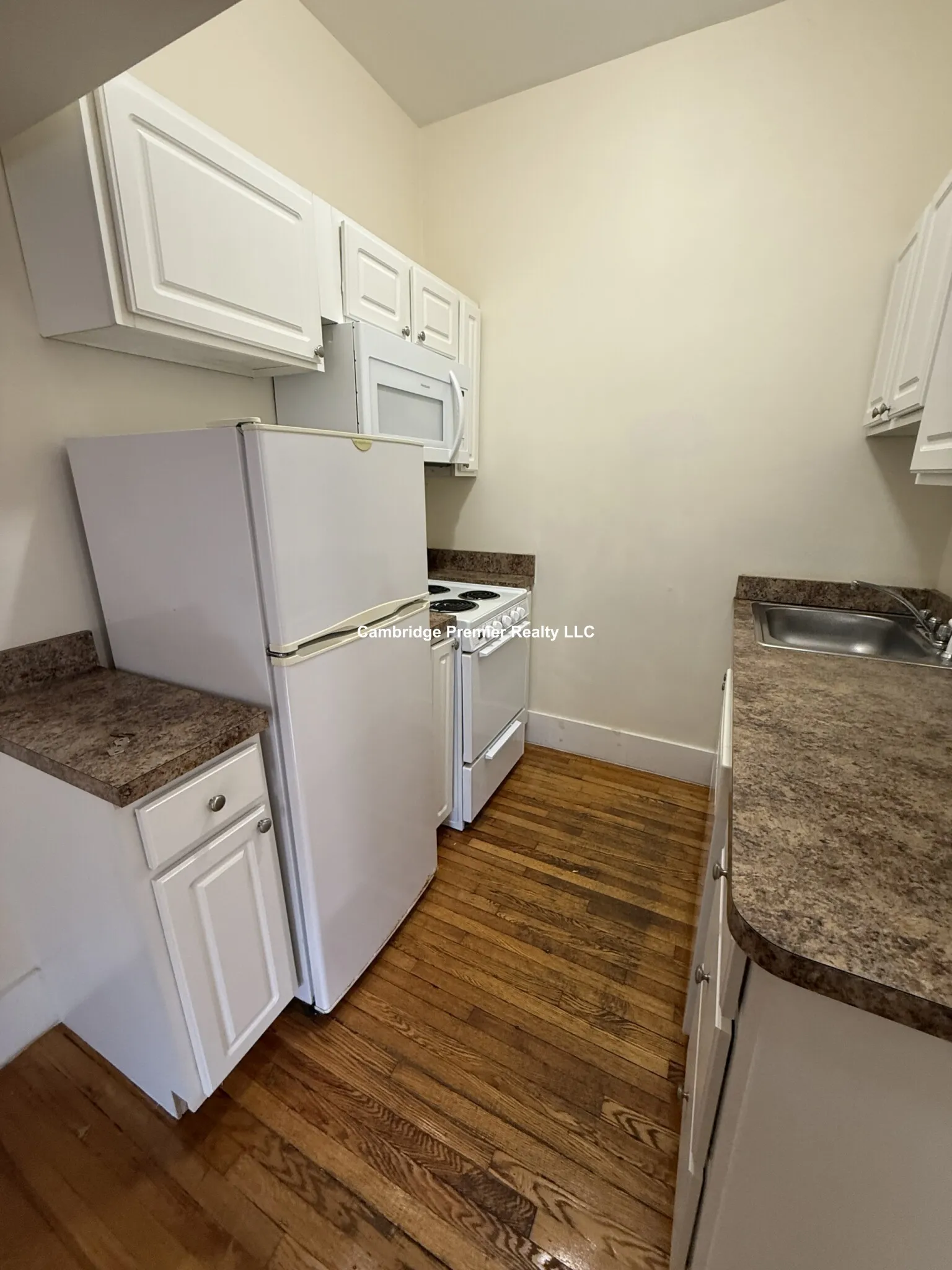 891 Massachusetts Ave, Mid-Cambridge
