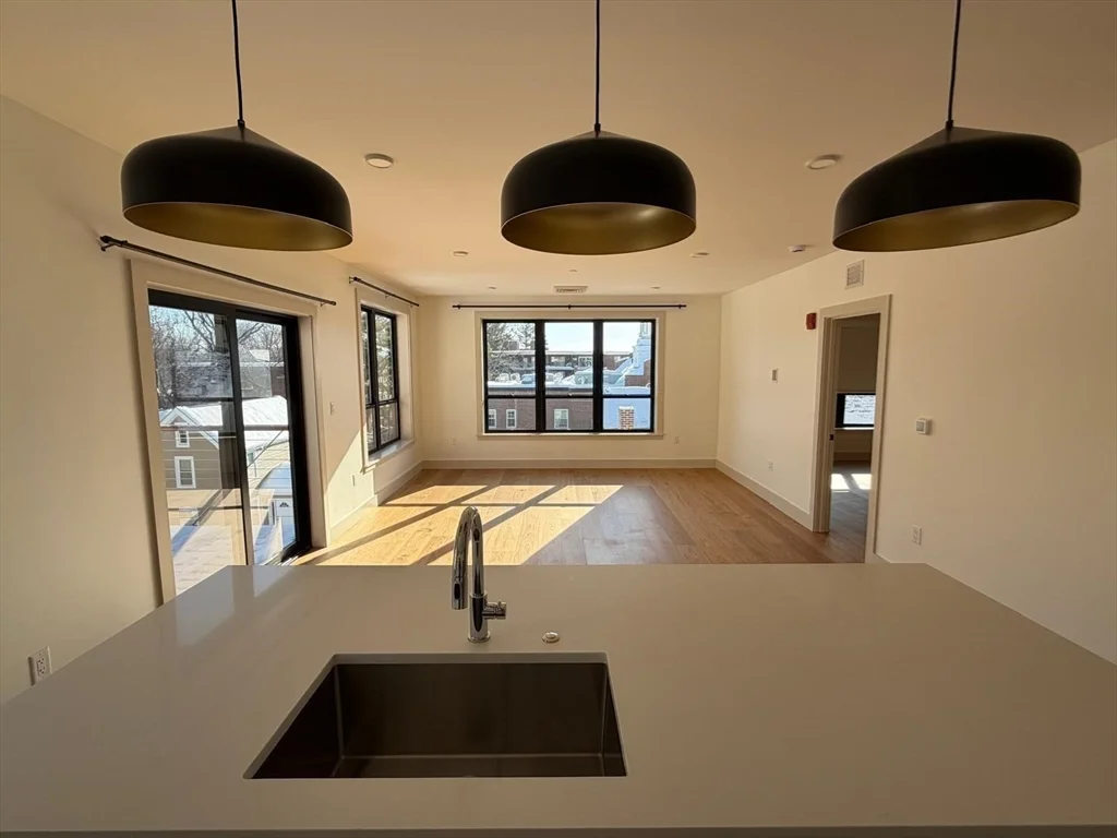 1025 Massachusetts Ave, Arlington Heights