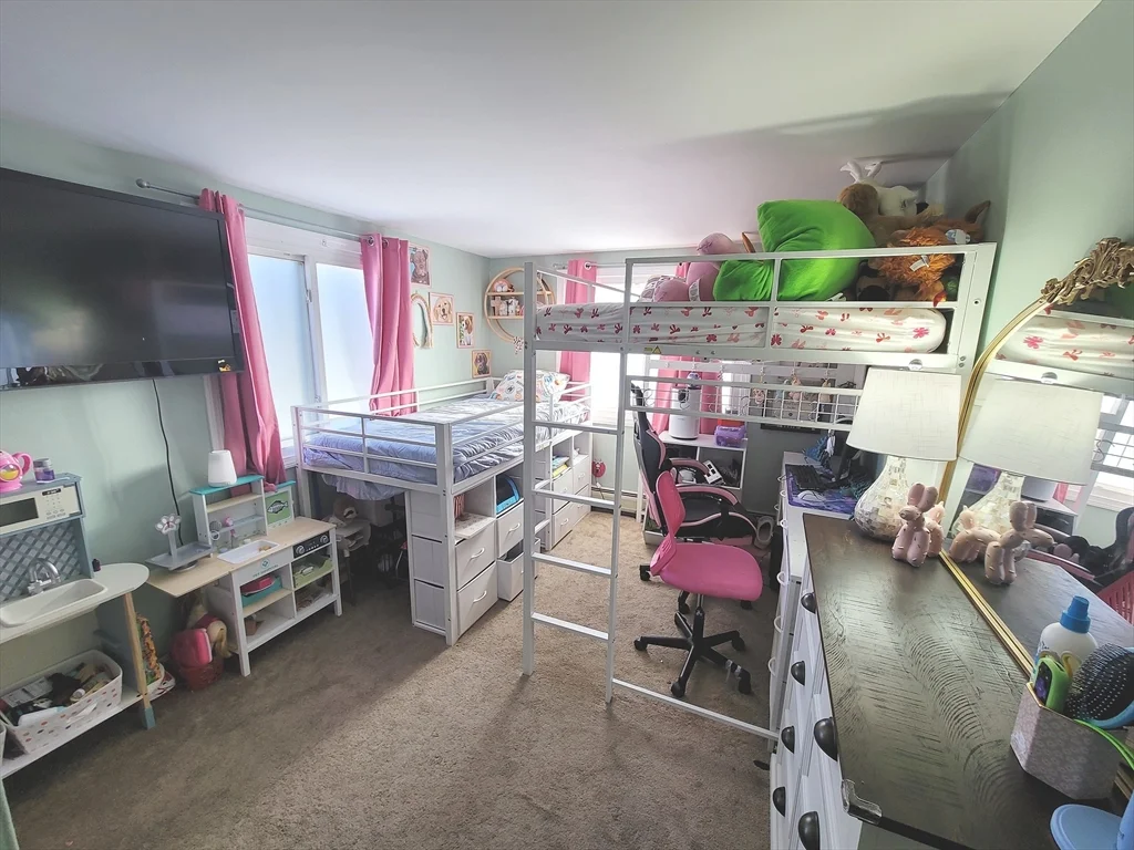 273 Forge Village Rd, Groton