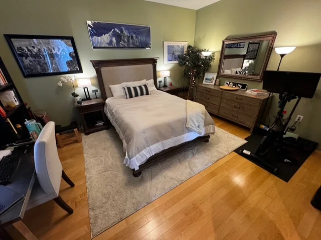 210 South St, Leather District