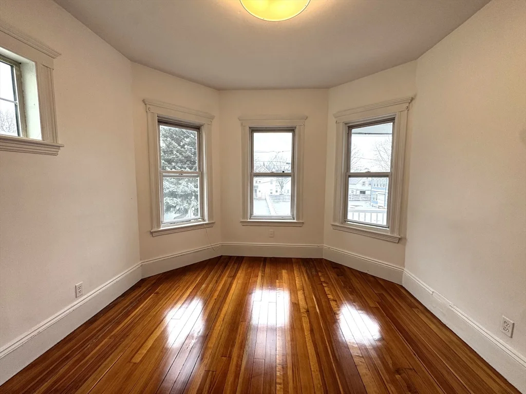 67 Washburn Ave, North Cambridge