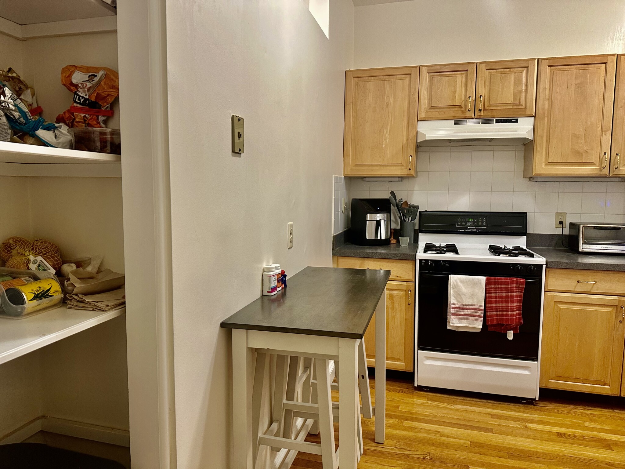 4 Park Vale Ave, Allston