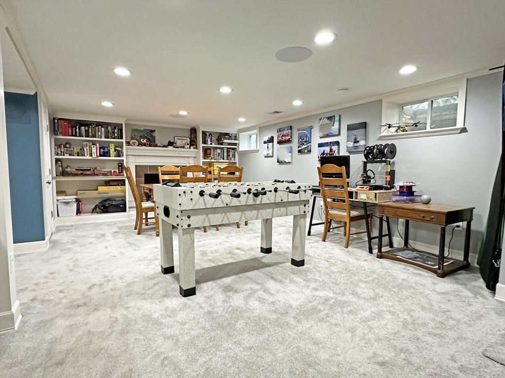 9 Lantern Rd, Belmont