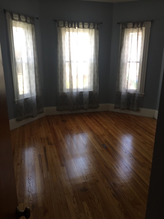 65 Edward St, Medford