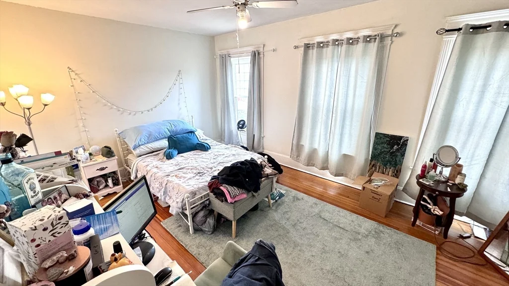 514 Harvard St, North Brookline