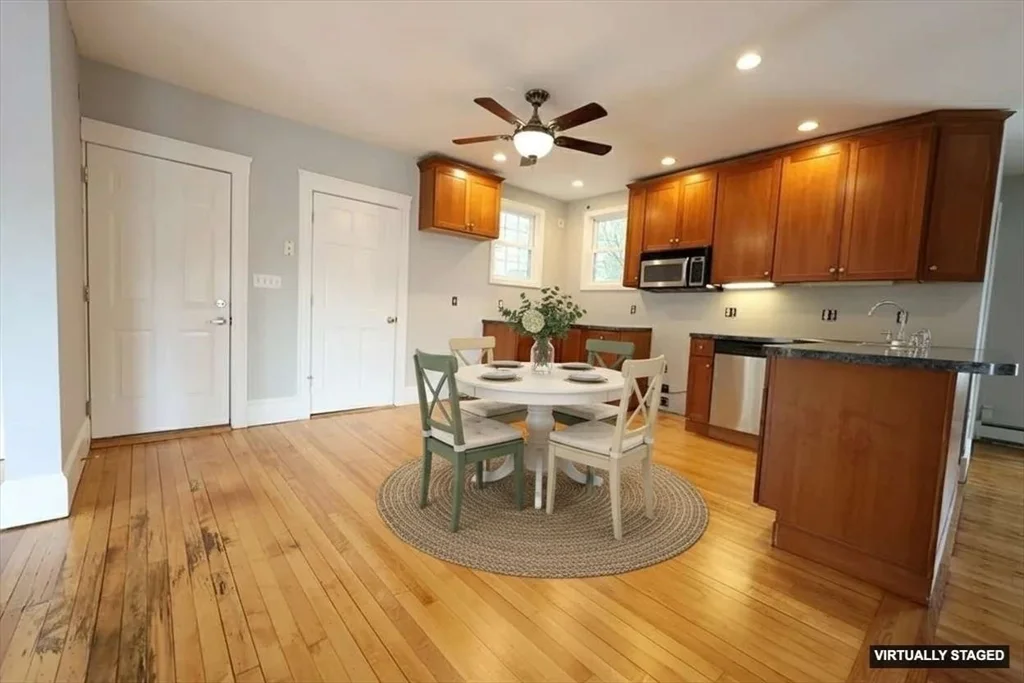 15 Warren, Stoneham