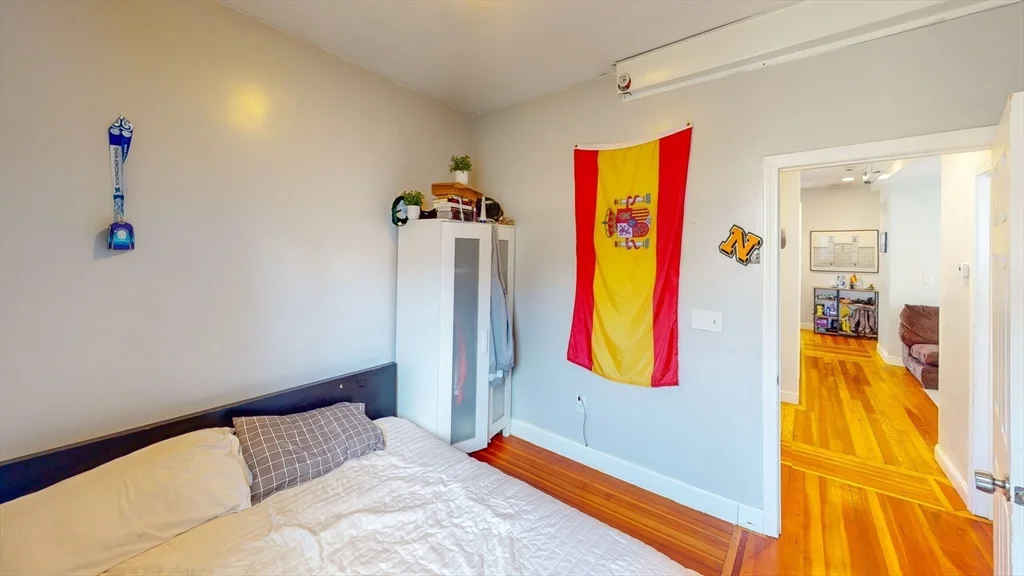 16 Carpenter St, South Boston