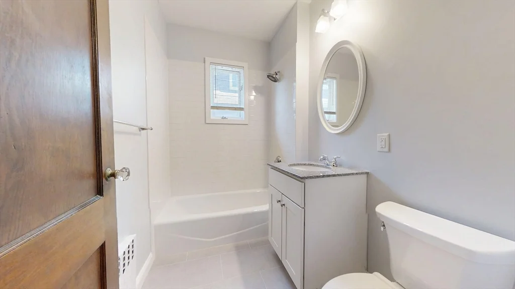 39 Commonwealth Rd, East Watertown