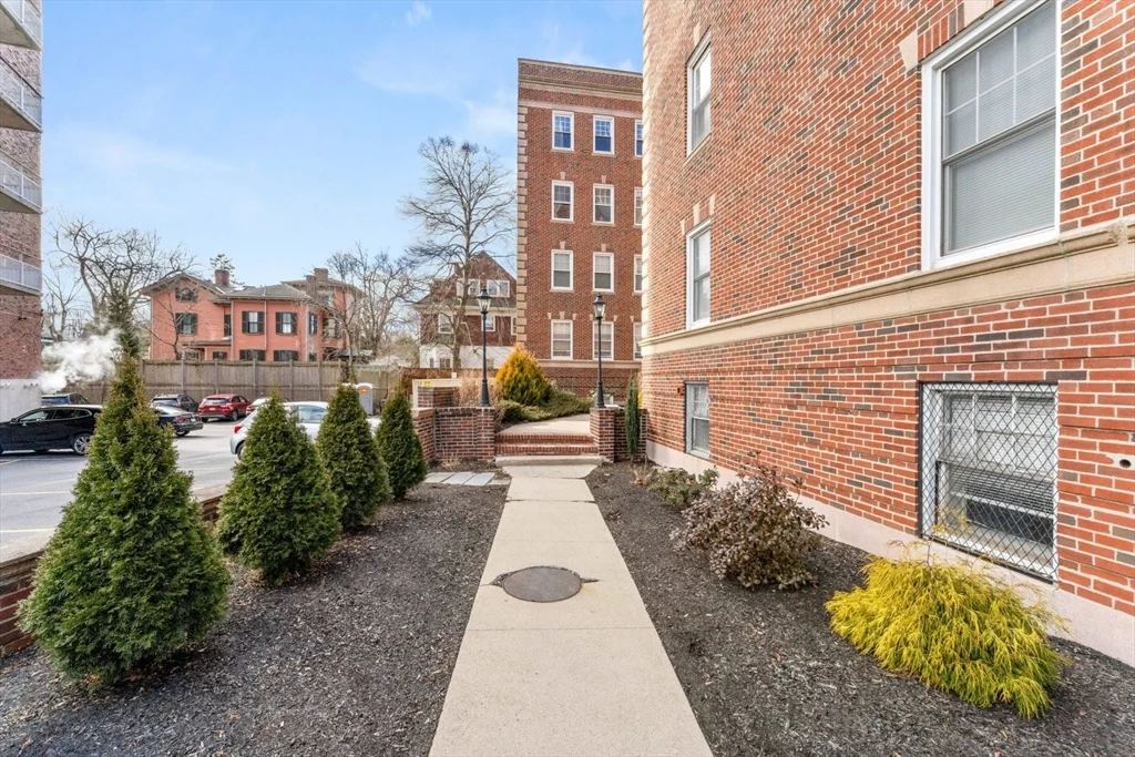 20 Concord Ave, West Cambridge