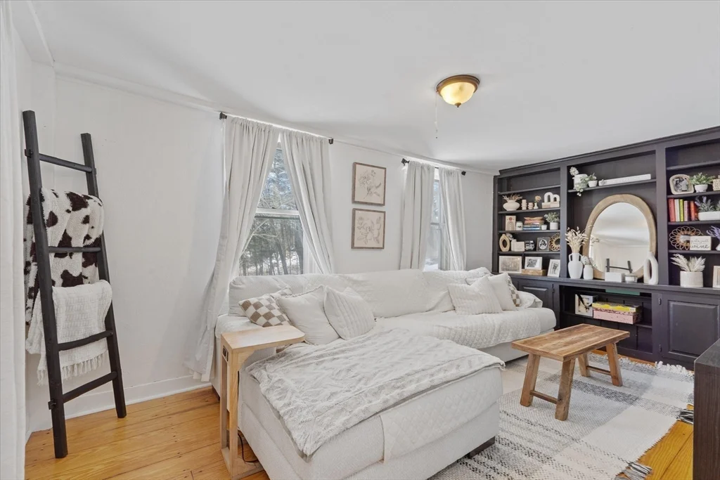 107 Boston Rd, Sutton