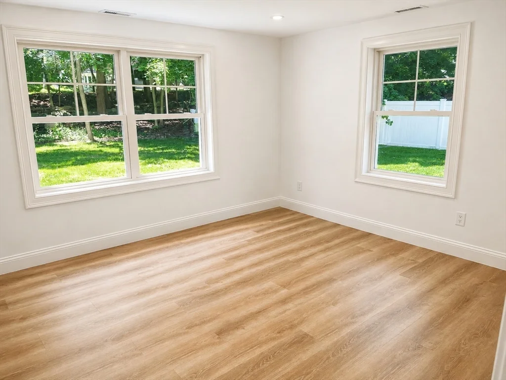 373 Eliot St, Ashland