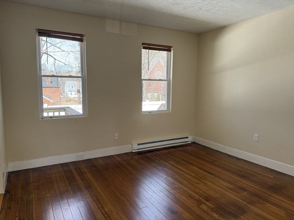 15 Trafalgar Sq, Barre