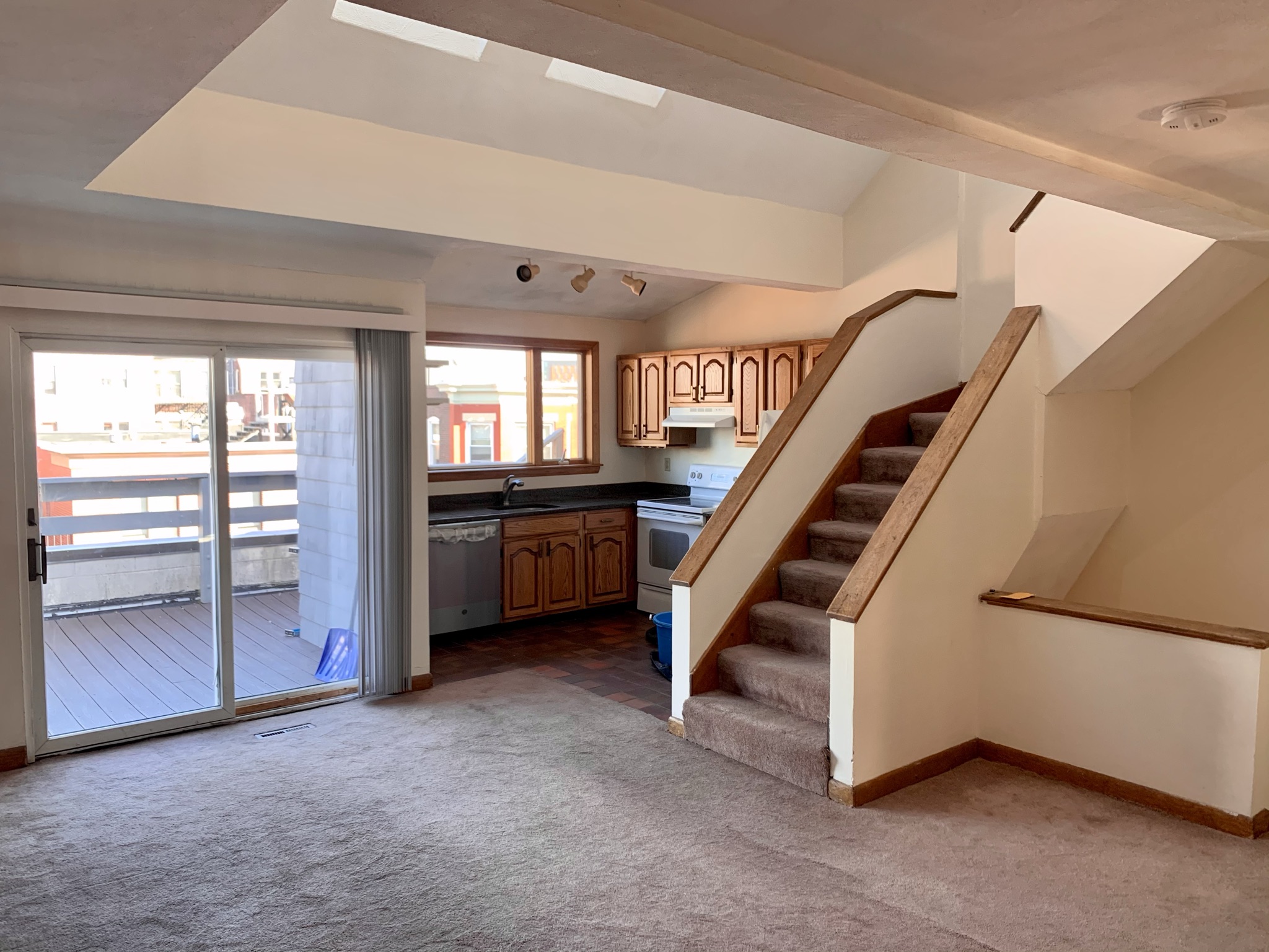 3 bed, 2 bath apartment for rent at 59 Hemenway St Unit PH, Fenway — photo 2 of 13