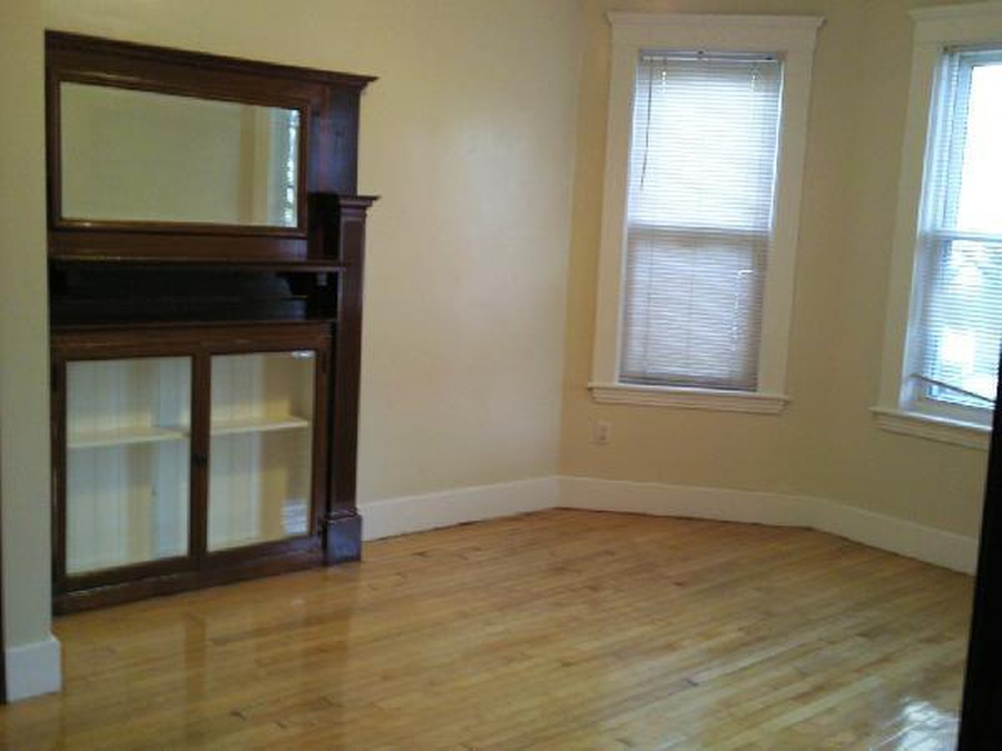 4 bed, 2 bath apartment for rent at 59 Linden St Unit 2, Allston — photo 1 of 3