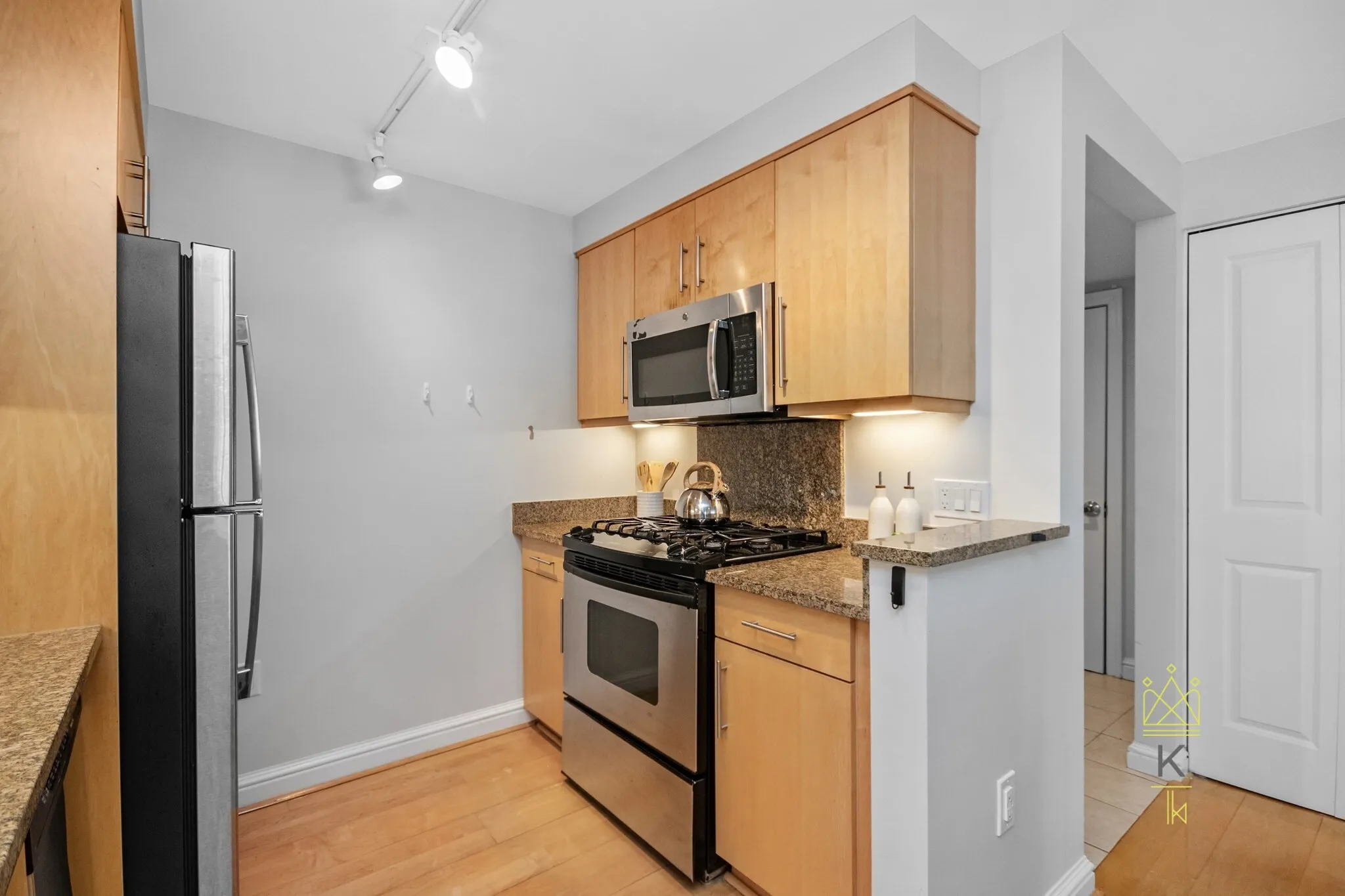 185 Massachusetts Ave, Fenway