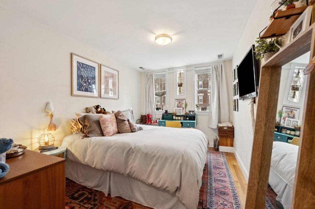 37 Queensberry, Fenway