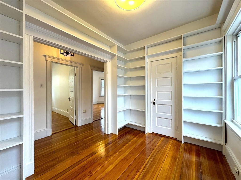 67 Washburn Ave, North Cambridge