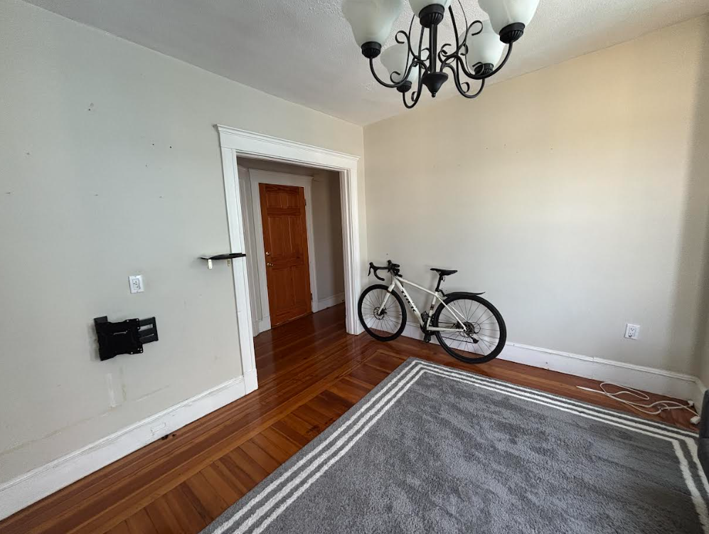 33 Magnus Ave, Ward Two