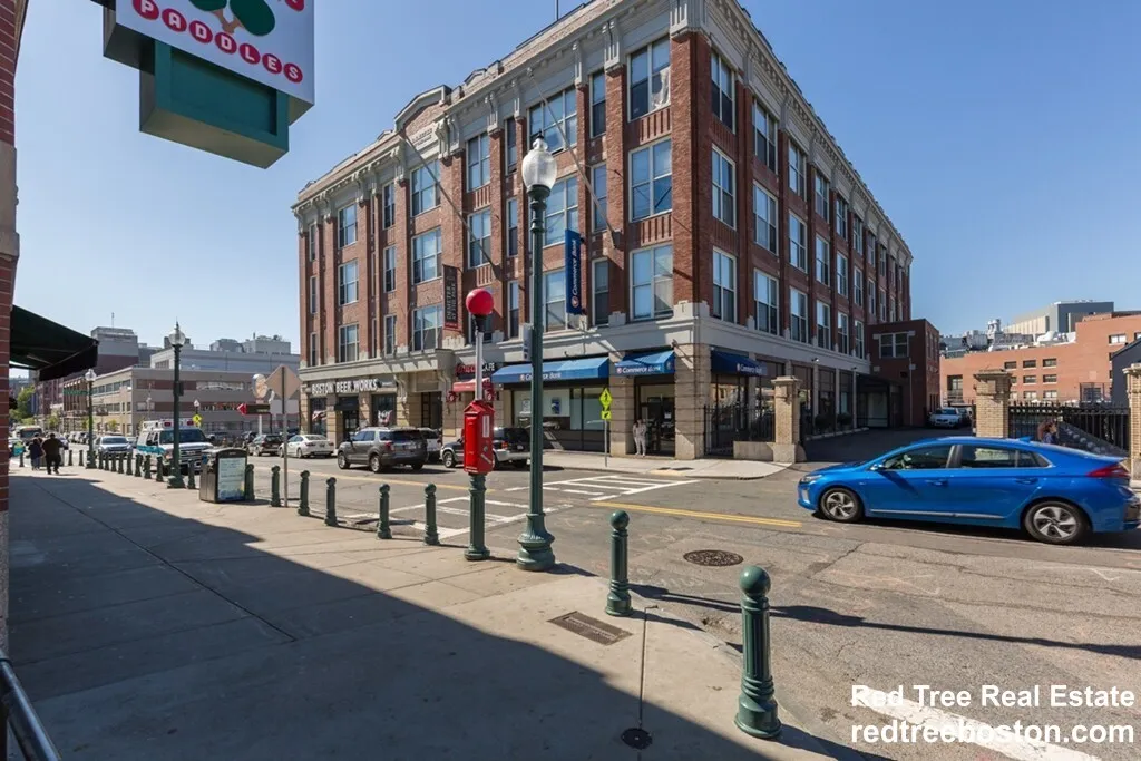 61 Brookline Ave, Fenway