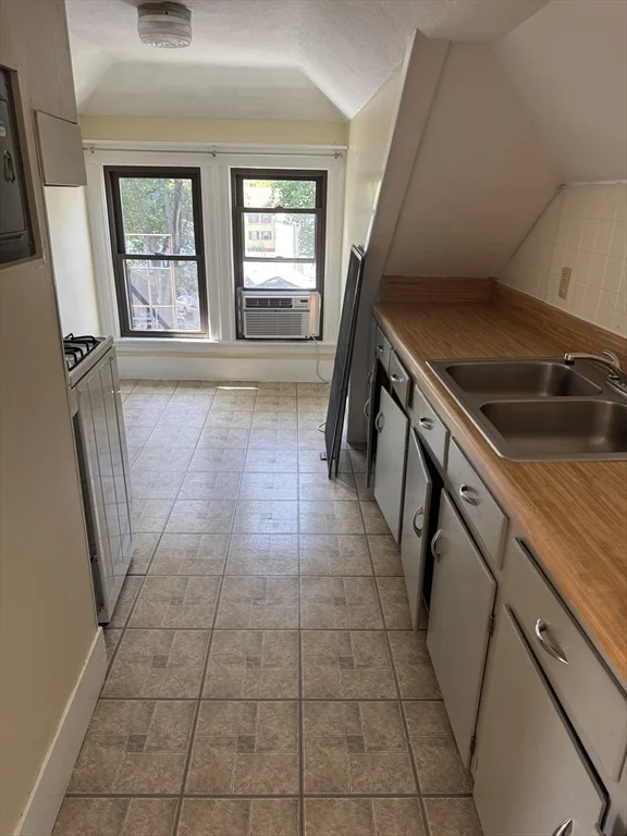 9-11 South Pine St, Bradford