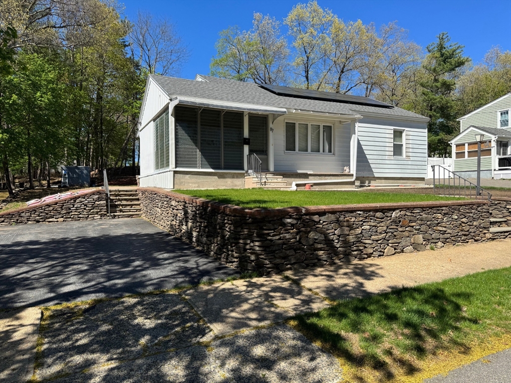 87 Starr St, Leominster