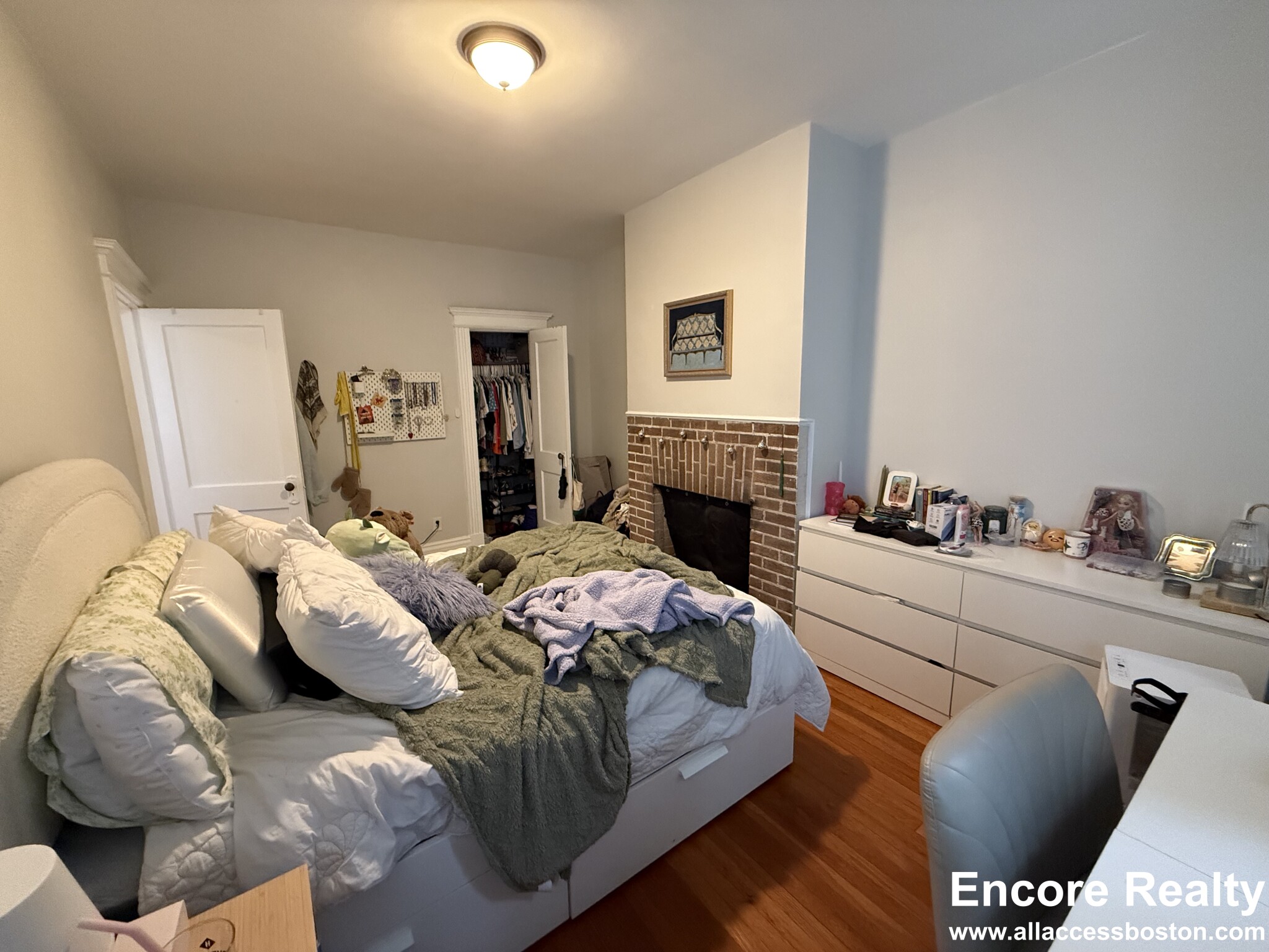 175 Harvard St, Coolidge Corner