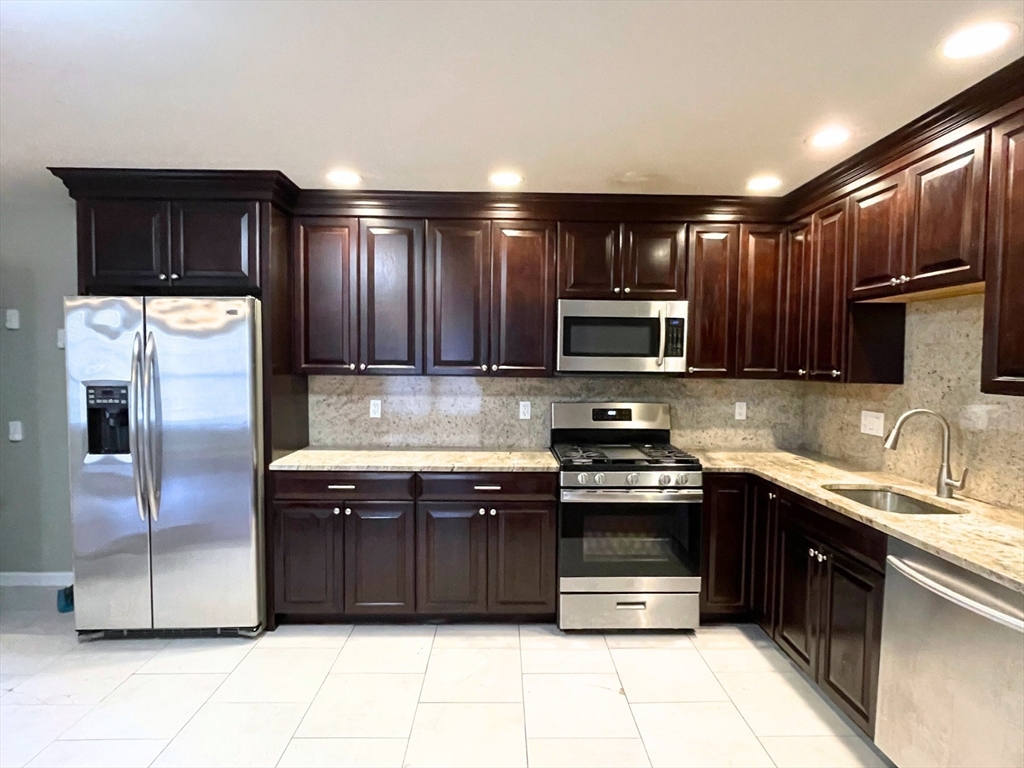 117 Library St, Revere