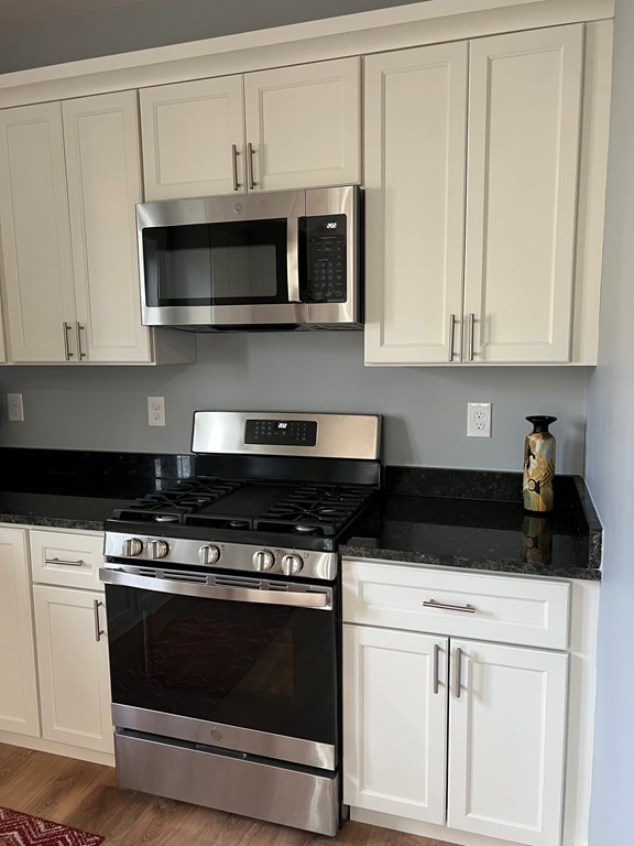 12 Kiara Dr, Worcester