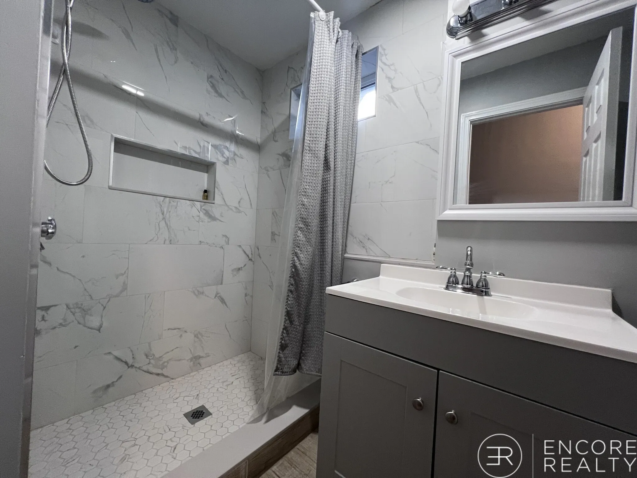 376 Riverway, Mission Hill