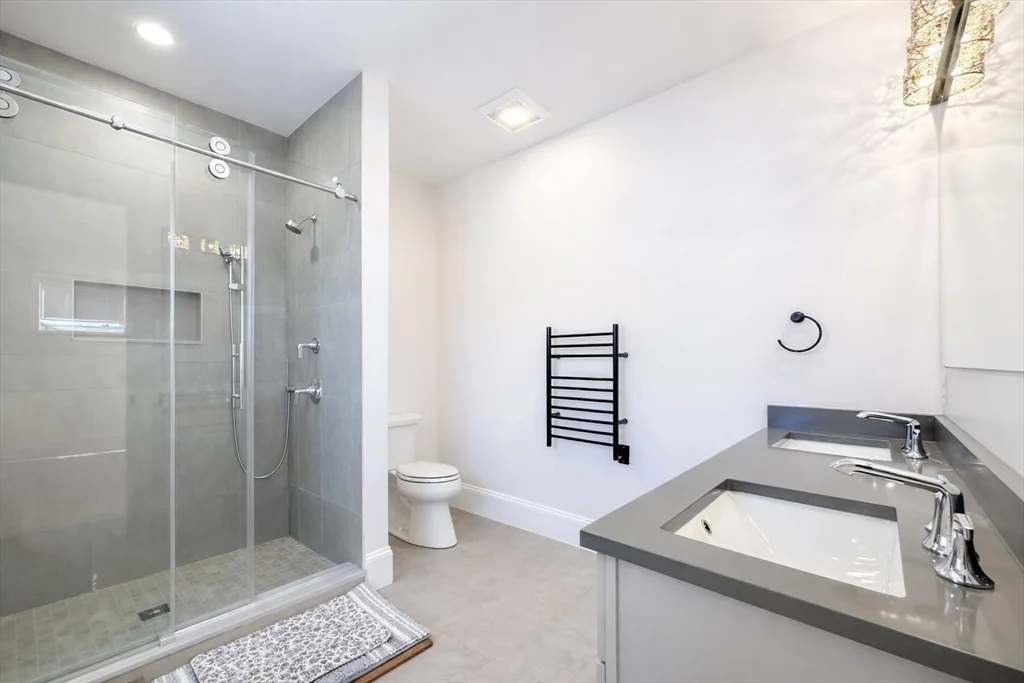 261 Main St, Shrewsbury