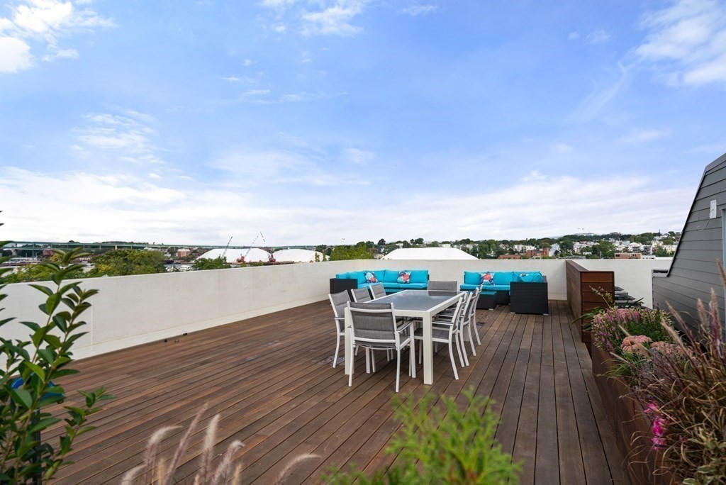 211 Condor St, East Boston