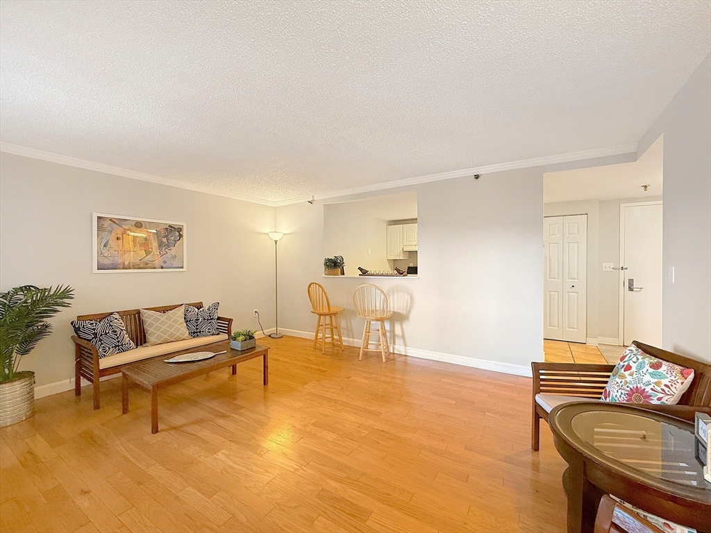 15 N Beacon St, Allston