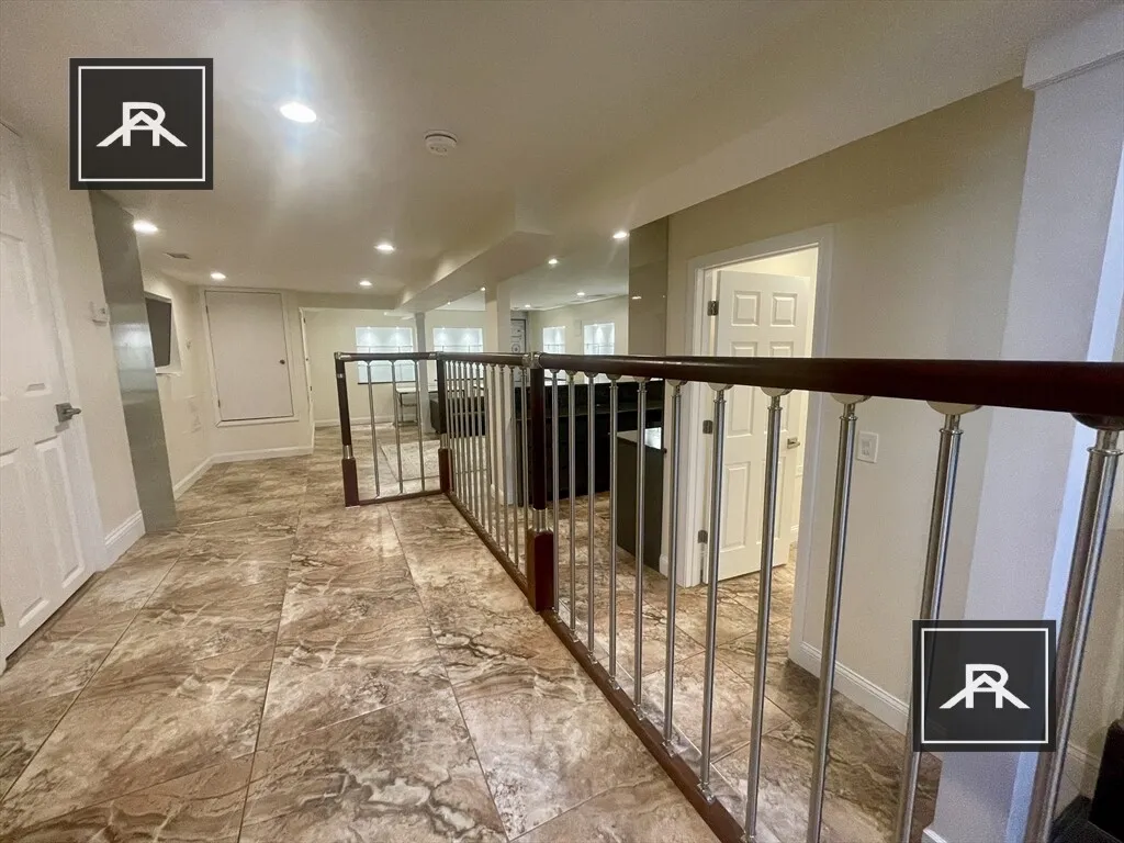 25 Saint Mary's St, Brookline