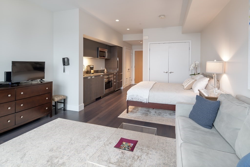 110 Stuart St, Downtown