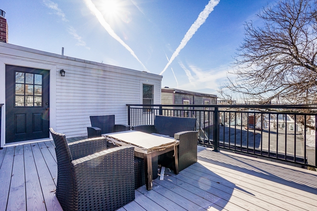 28 Telegraph St, South Boston