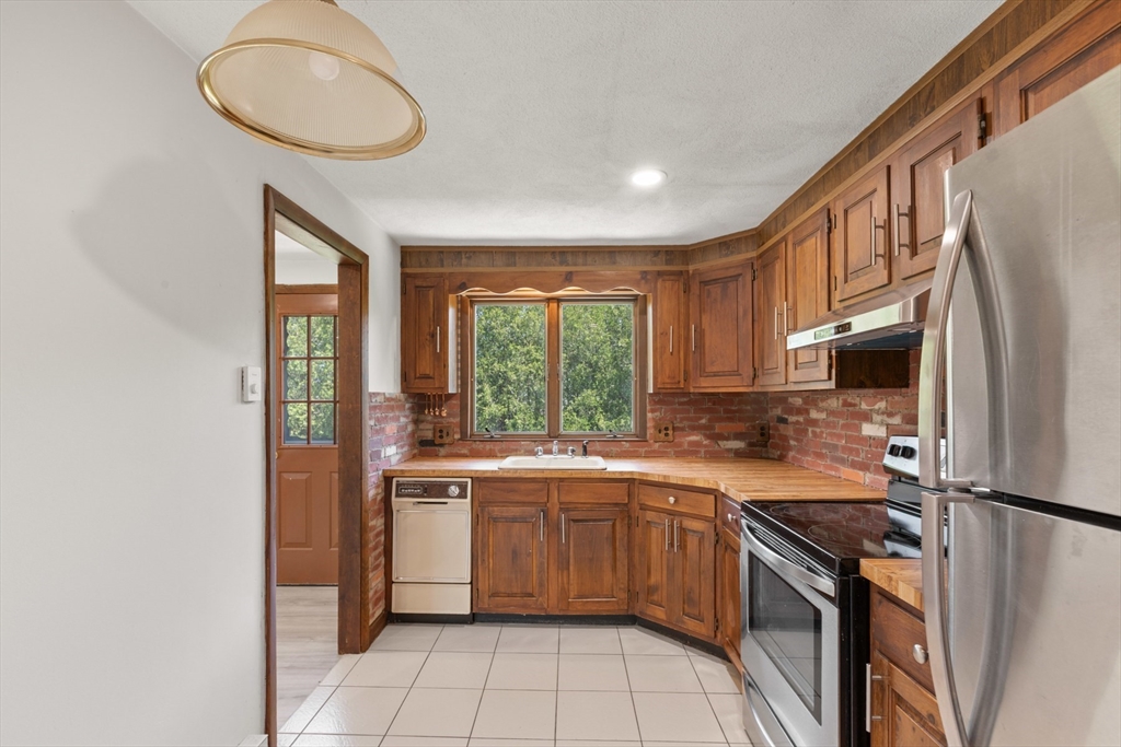 3 Jericho Rd, Woburn