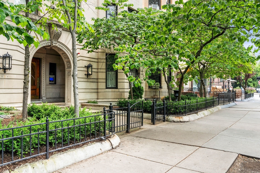 373 Commonwealth Ave, Back Bay