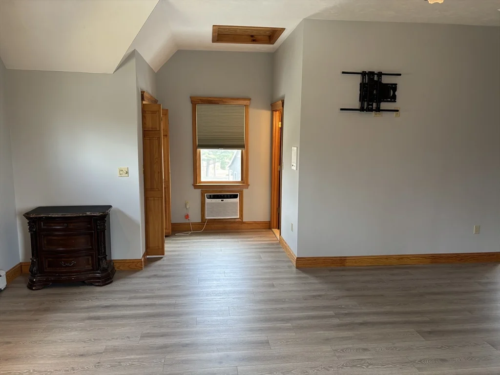 276 Bullard, Walpole