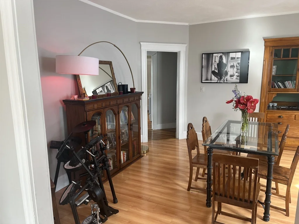 15 Parkton Rd, Jamaica Plain