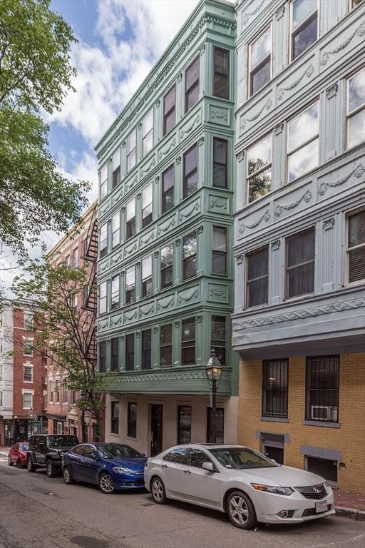 32 Grove St, Beacon Hill