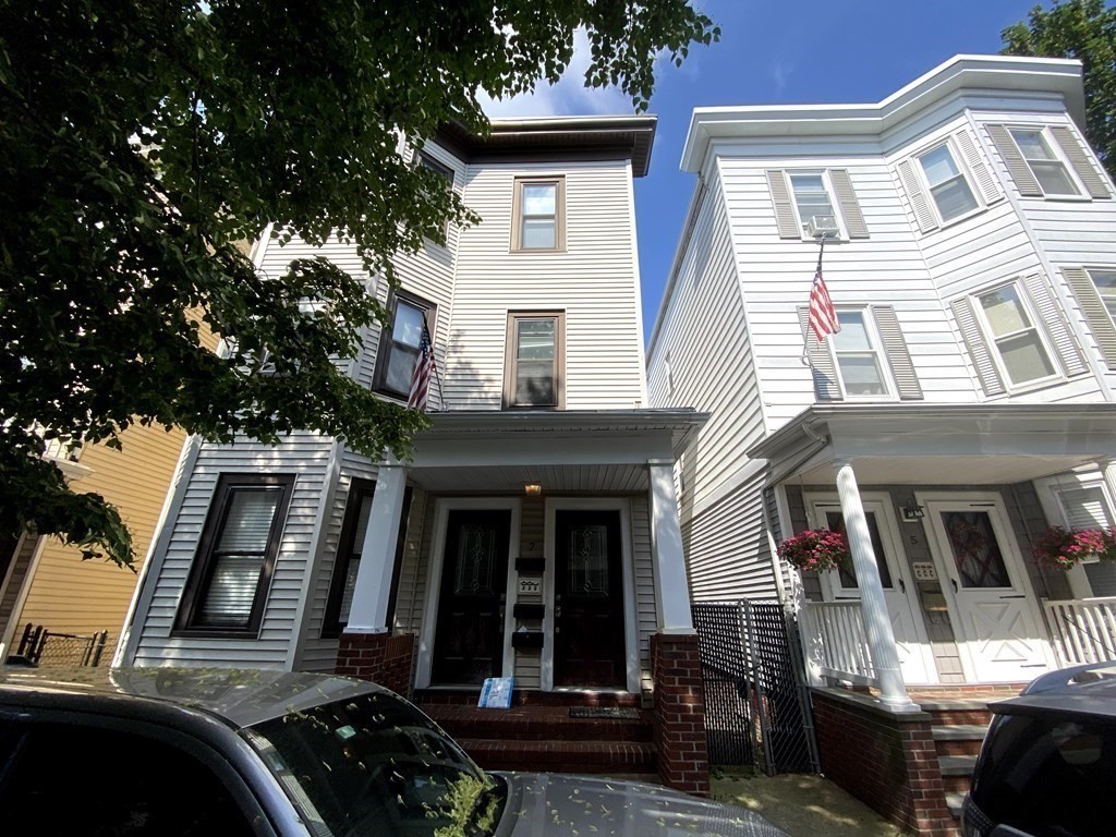 7 Hatch St, South Boston