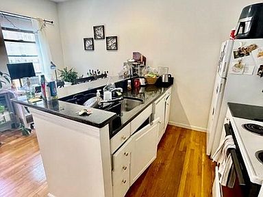 3 bed, 1.5 bath apartment for rent at 17 Thacher St Unit 4, North End — photo 17 of 22