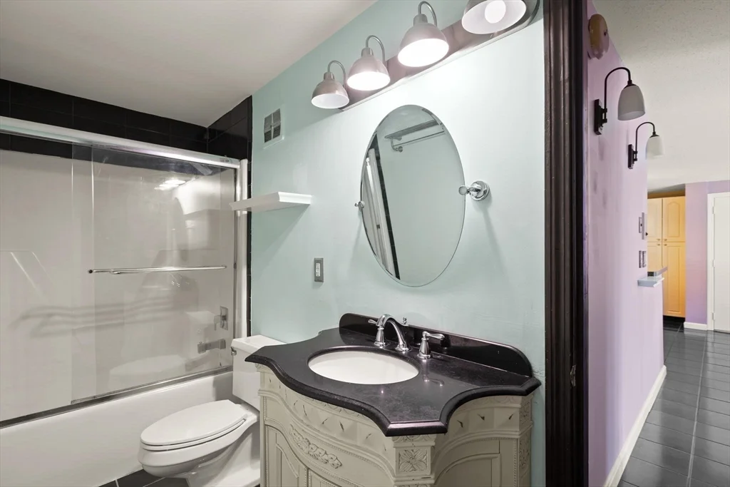 685 Oak St, Brockton