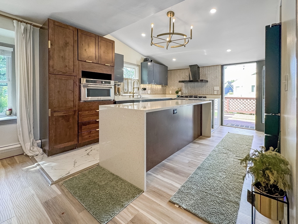 8 Greenhalge St, Medford