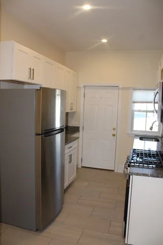 96 Middle St, Gloucester